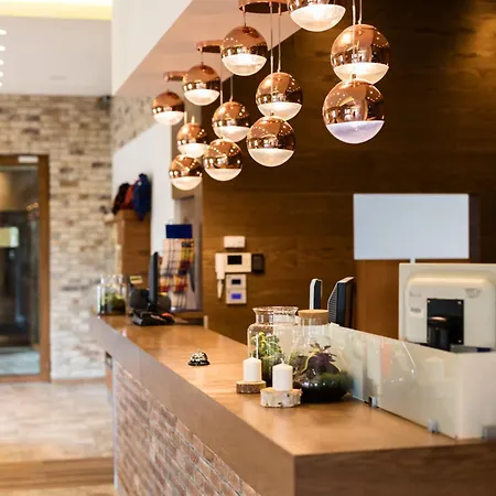 Отель Hotel Beskidzki Raj Medical Spa Стрышава